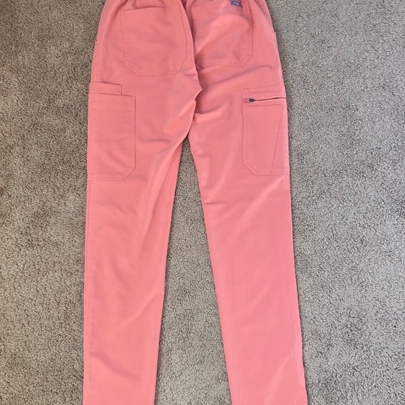 Figs Coral Catarina XXS and Yola XXS Regular Waist / Length Scrub Set - Picture 8 of 9